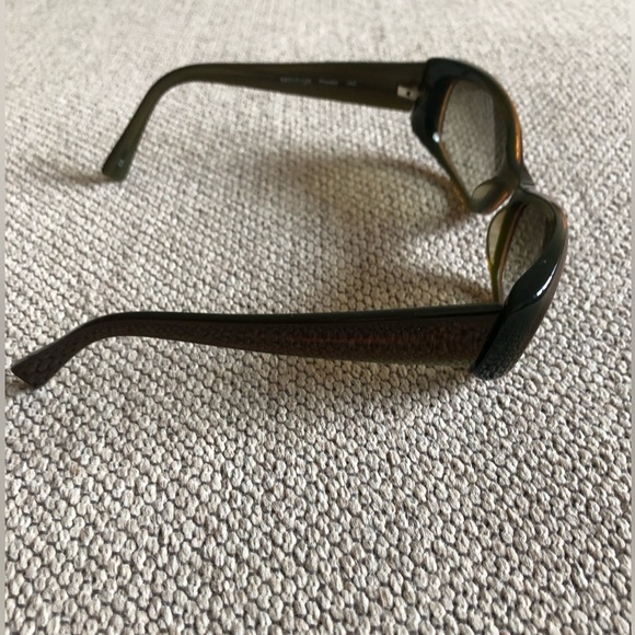SOLD Oliver Peoples Sunglasses. Vintage Very good condition. Model Pheobe Green - Picture 3 of 11
